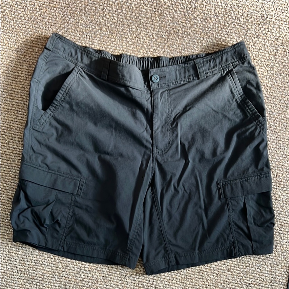REI COOP Men's Black Cargo Shorts